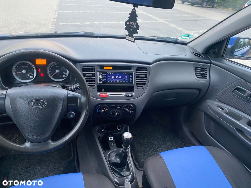 Kia Rio - 16