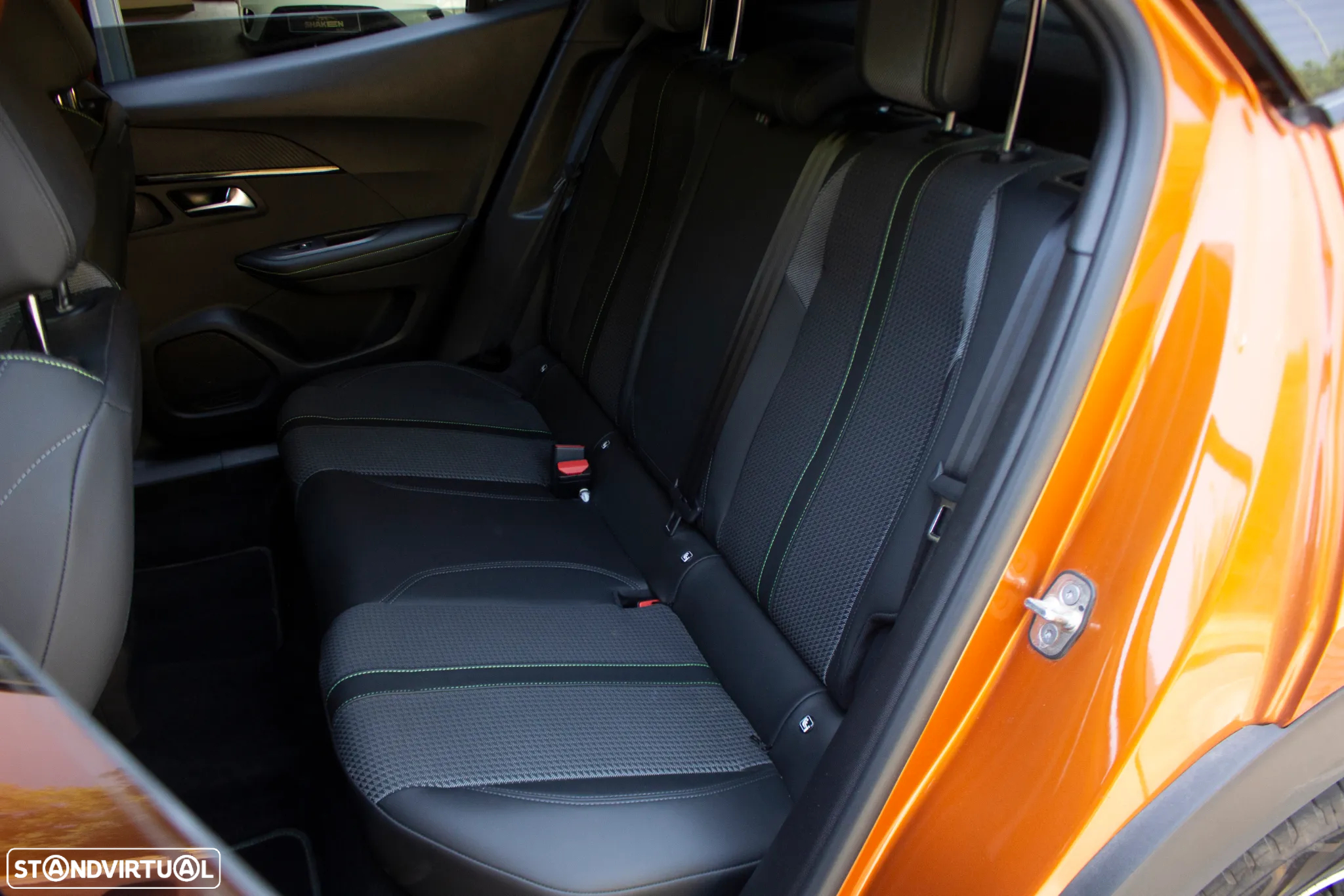 Peugeot 2008 1.2 PureTech Allure Pack - 27