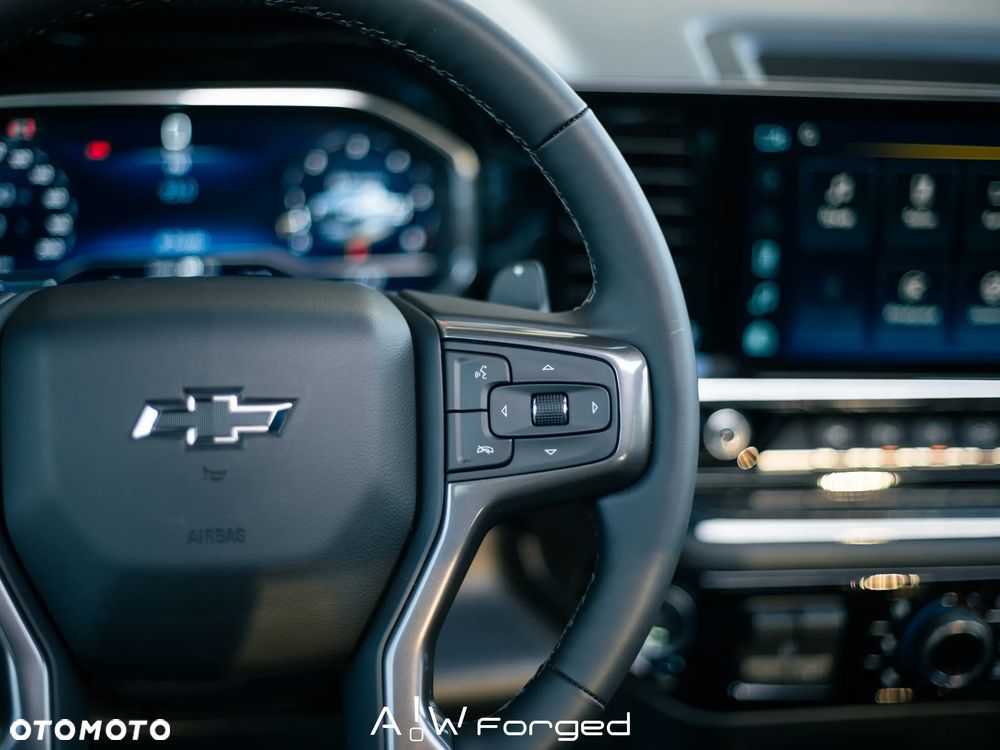 Chevrolet Silverado - 27