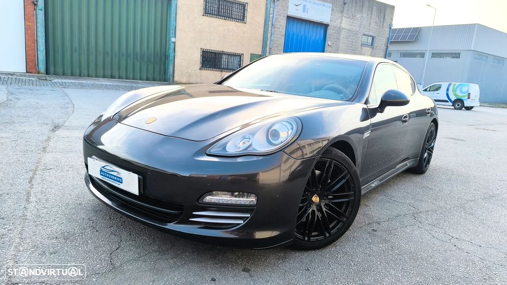 Porsche Panamera 4 Platinum Edition PDK - 10