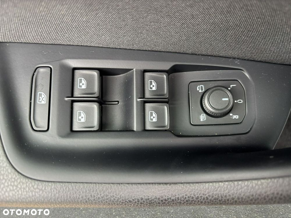 Volkswagen Passat - 11