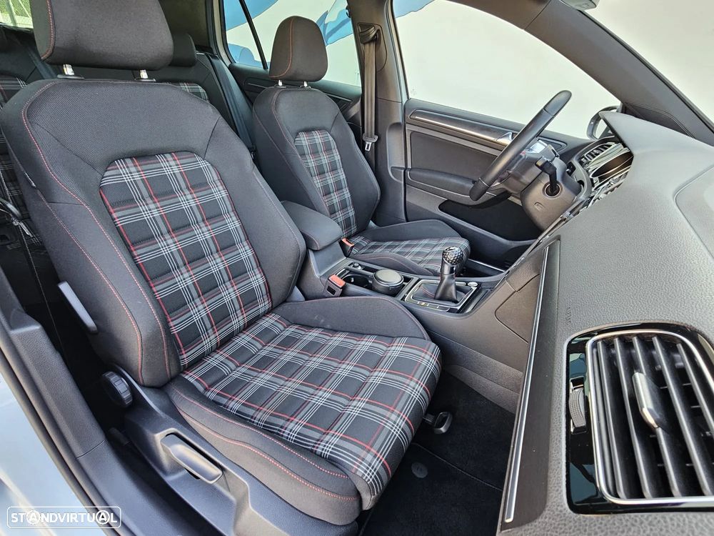 VW Golf GTI Performance BlueMotion - 15