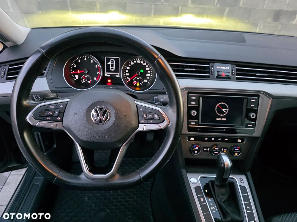 Volkswagen Passat - 17