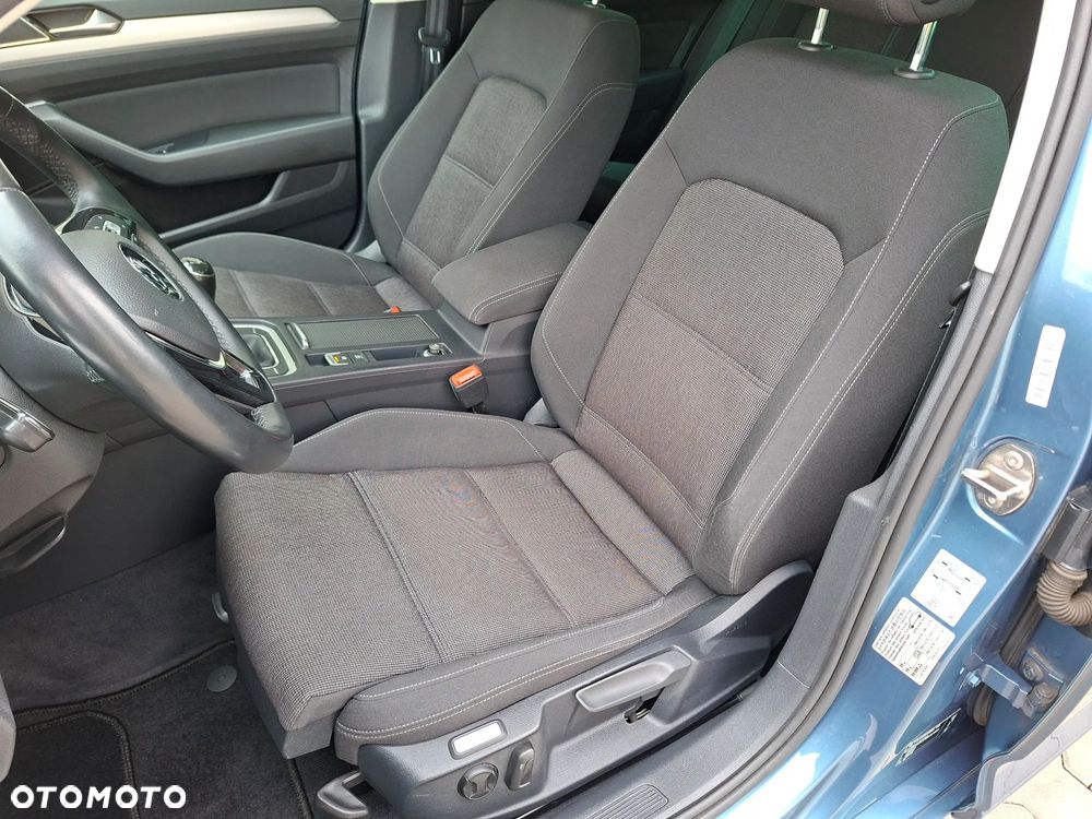 Volkswagen Passat - 22