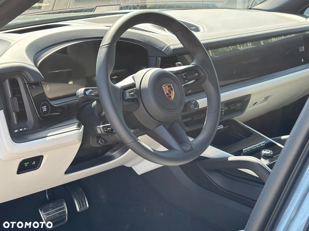 Porsche Cayenne - 22