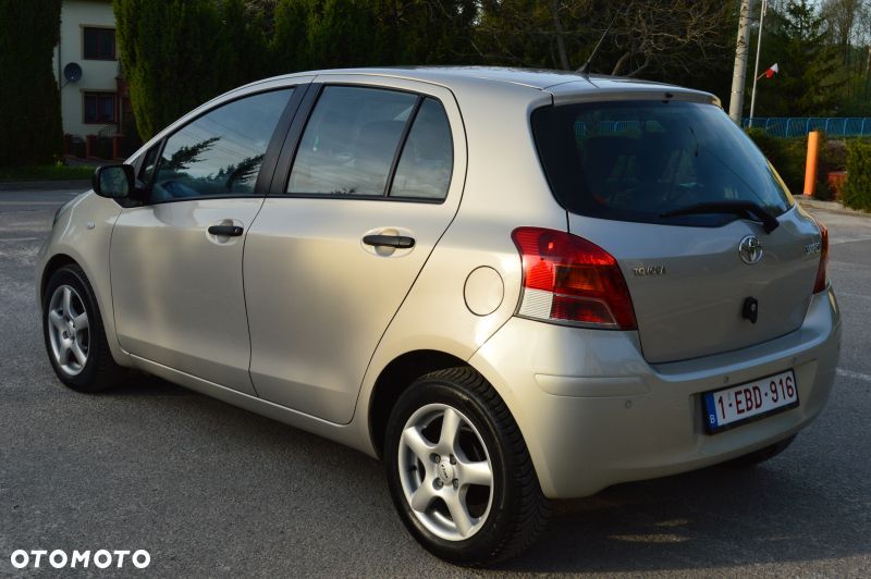 Toyota Yaris - 8