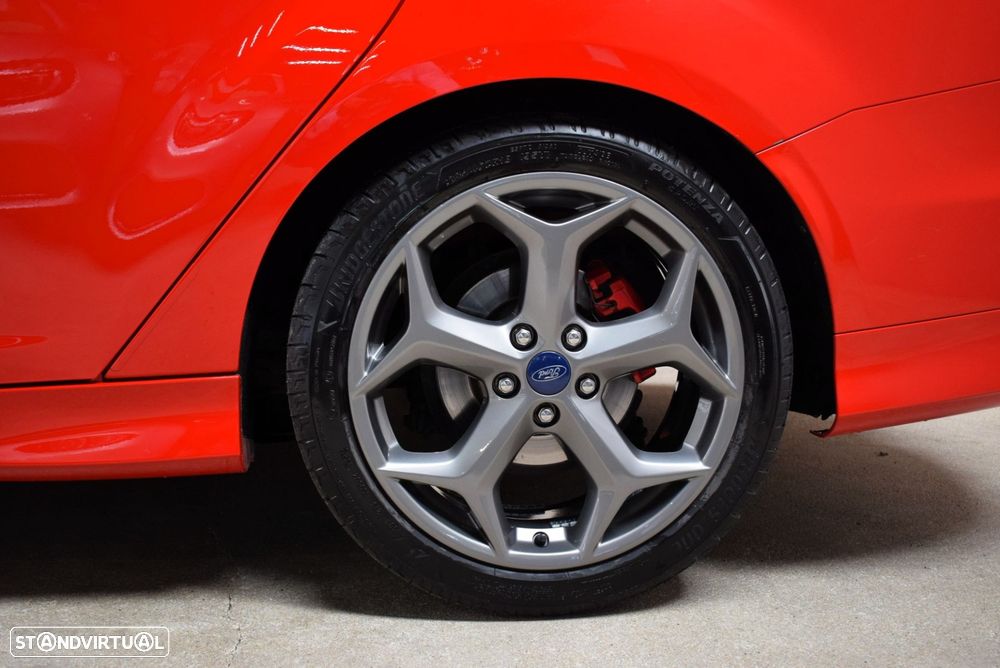 Ford Focus SW 2.0 EcoBoost ST - 45