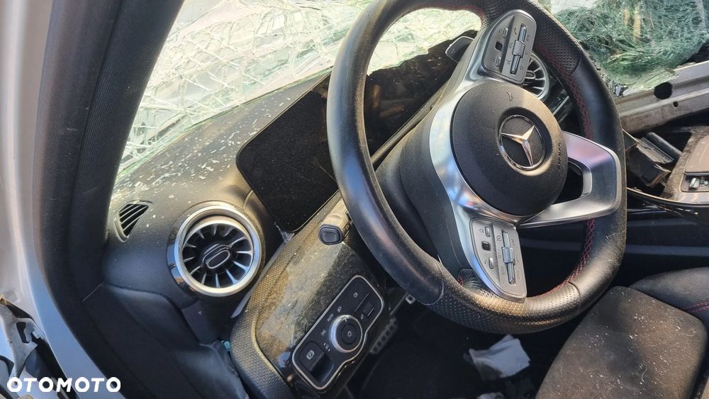 Mercedes-Benz Klasa A 200 d 8G-DCT Advanced AMG Line - 16