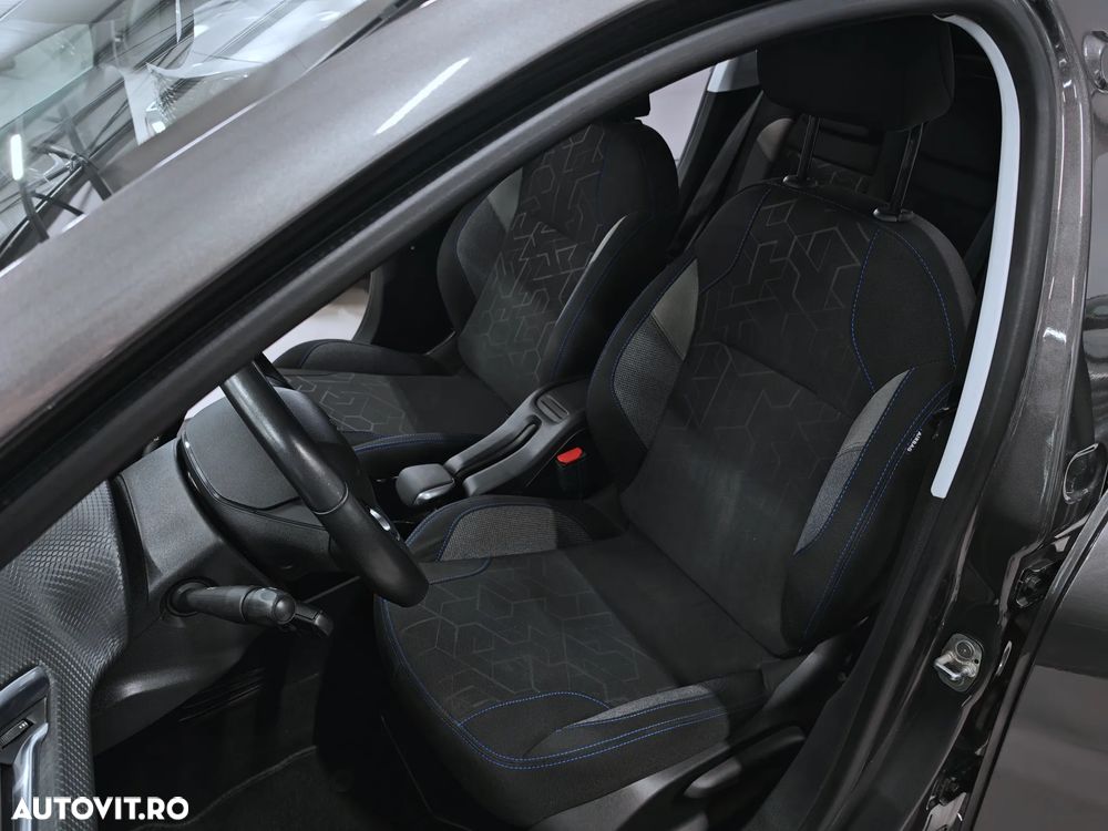 Peugeot 2008 PureTech 130 Stop&Start EAT6 Signature - 8