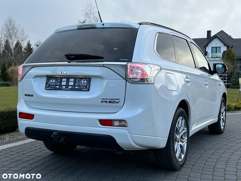 Mitsubishi Outlander 2.0 4WD Plus - 9