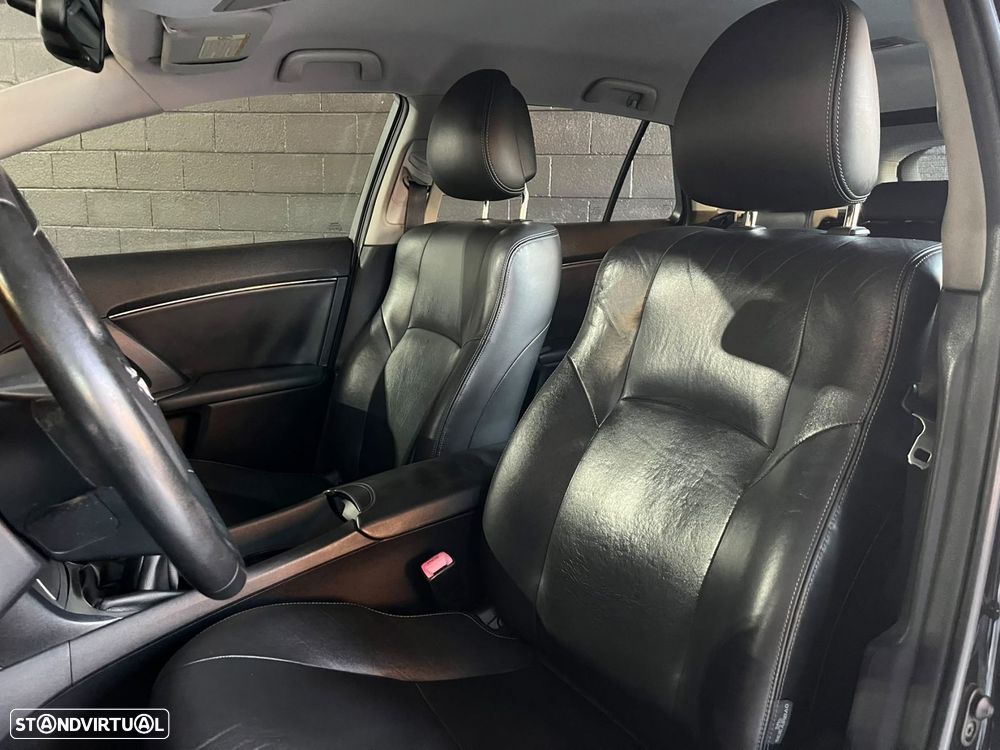 Toyota Avensis SW - 11