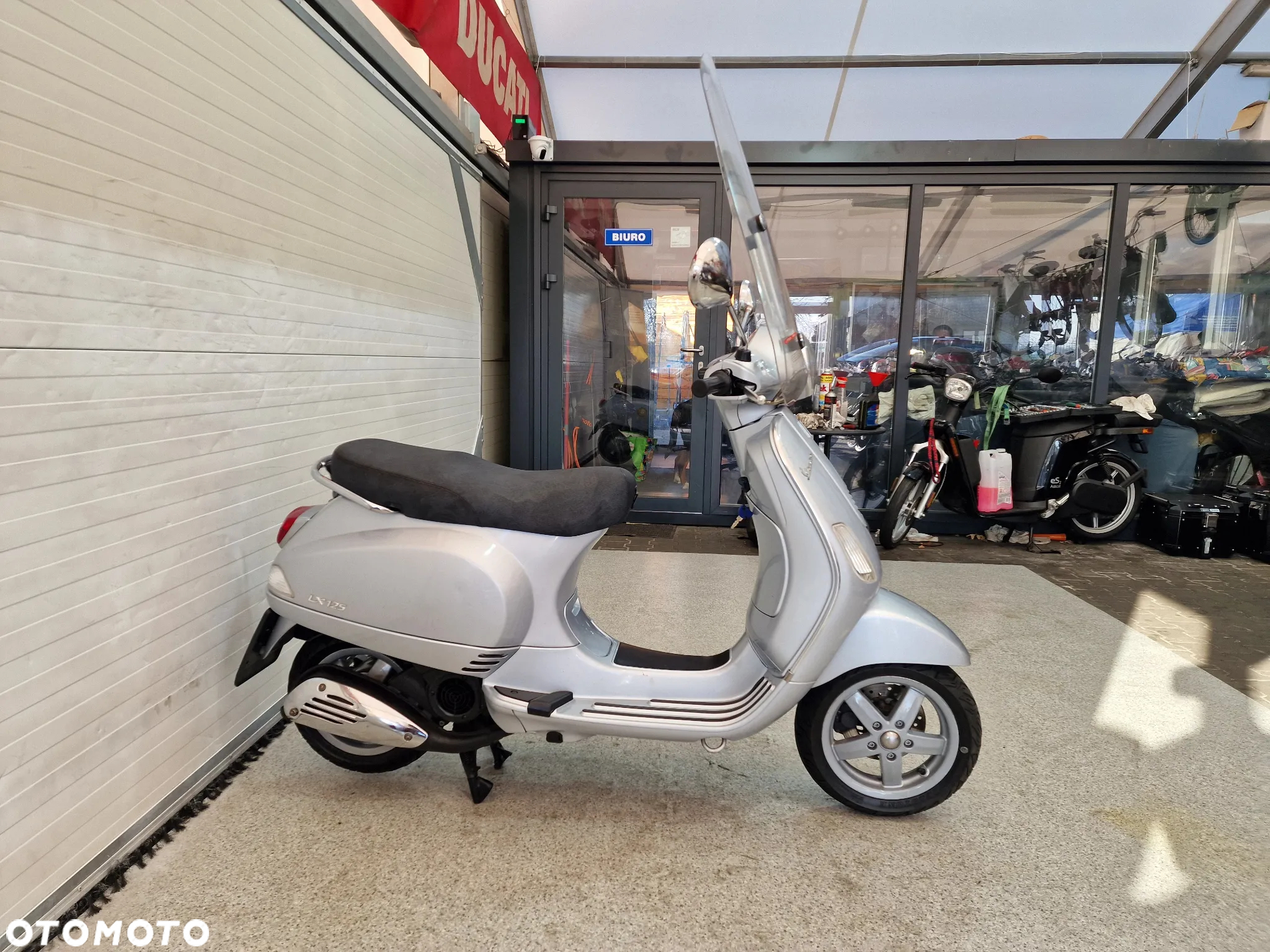 Piaggio Vespa - 17