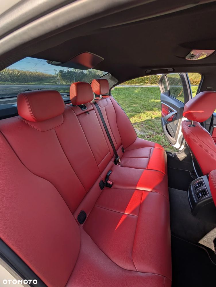 BMW Seria 3 330i xDrive M Sport Shadow - 20