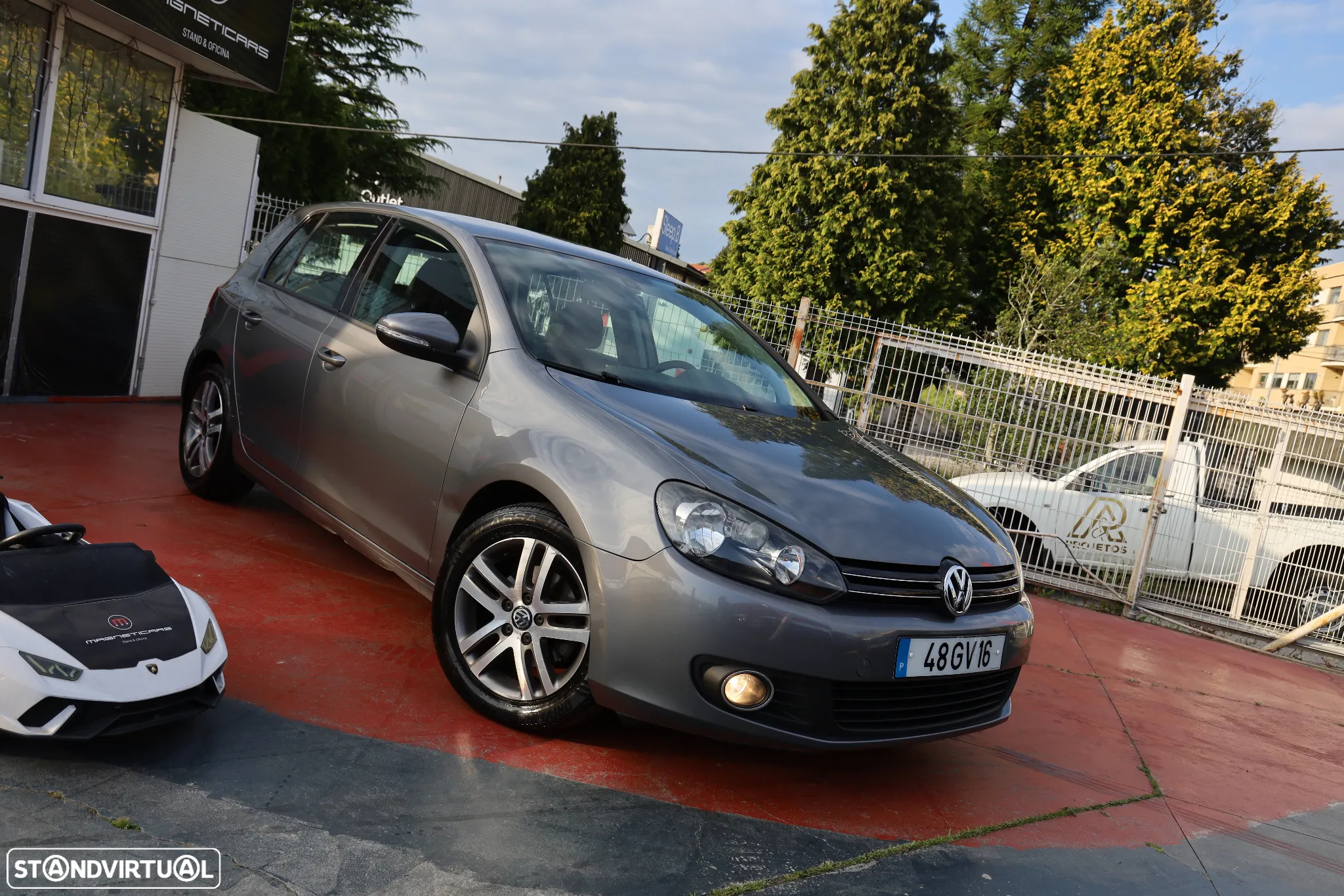 VW Golf 2.0 TDi Confortline - 5