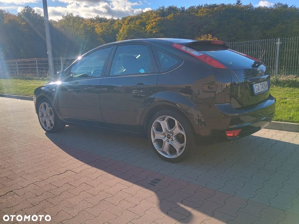 Ford Focus 2.0 16V Titanium - 6