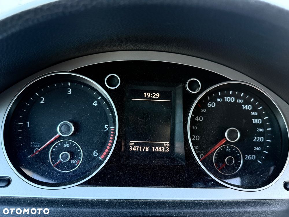 Volkswagen Passat 2.0 TDI DPF Trendline DSG - 11