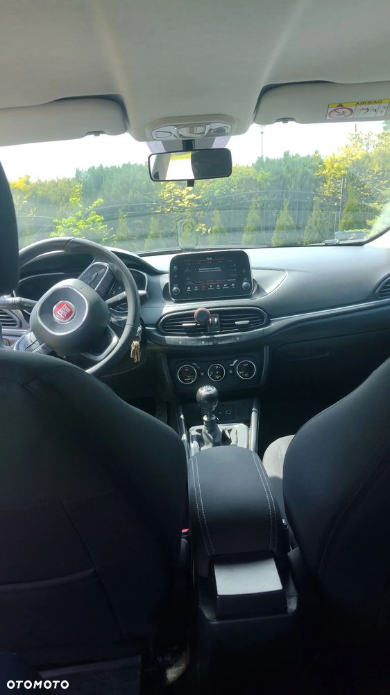 Fiat Tipo 1.4 16v Lounge EU6d - 4