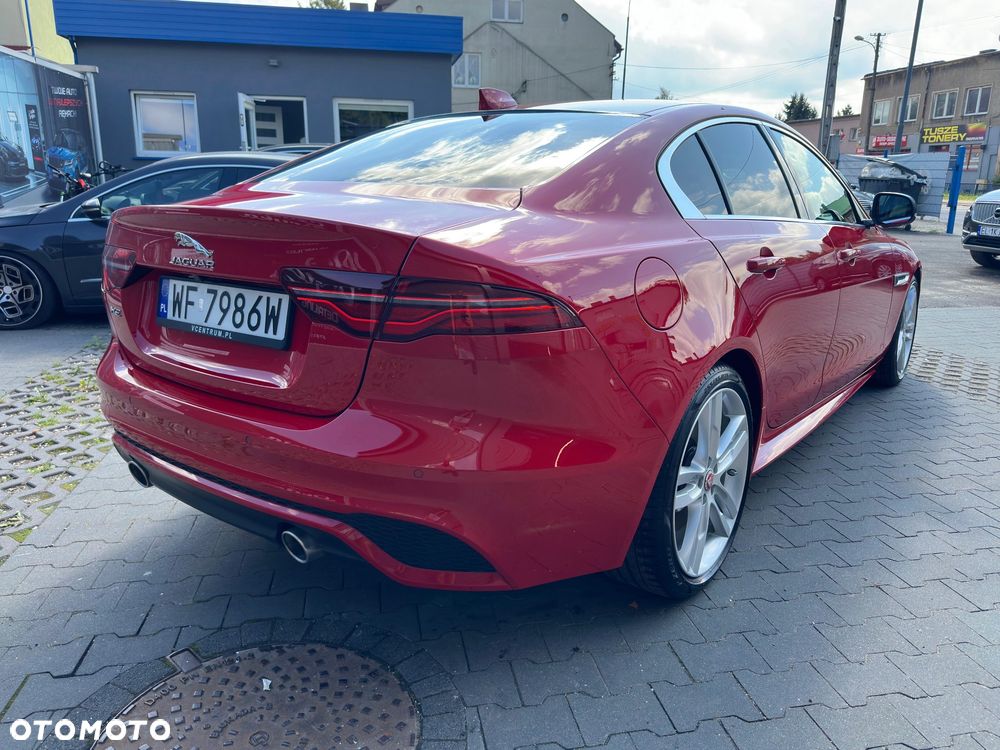 Jaguar XE 2.0 P250 R-Dynamic S - 5
