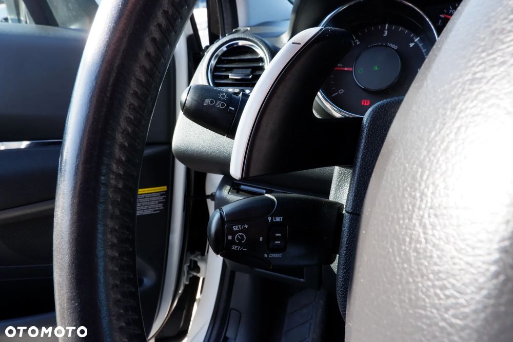 Peugeot 5008 HDI FAP 110 EGS6 Tendance - 15