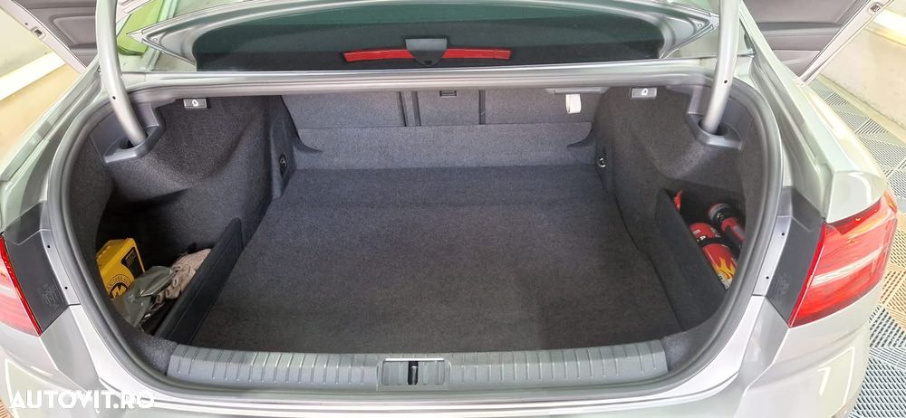 Volkswagen Passat 2.0 TDI SCR 4Mot DSG Highline - 11