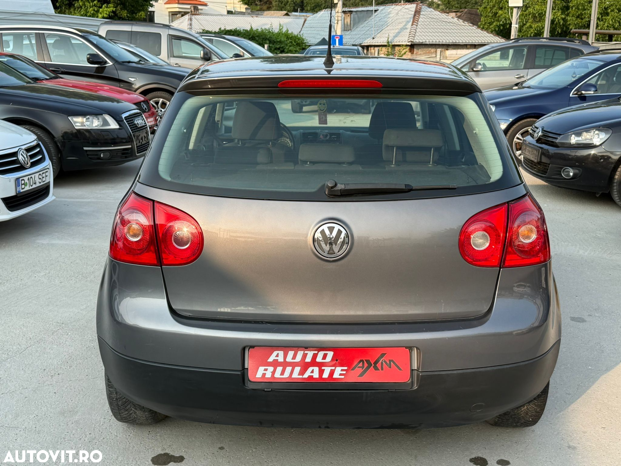 Volkswagen Golf - 6