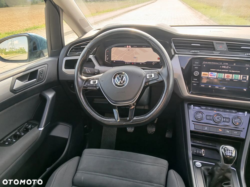 Volkswagen Touran 2.0 TDI SCR Comfortline - 26