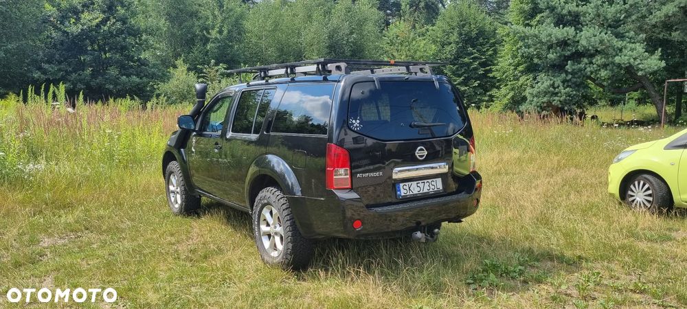 Nissan Pathfinder 2.5 D LE - 7