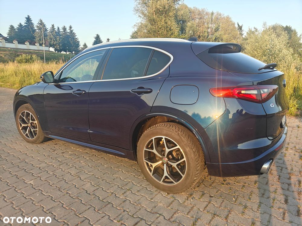 Alfa Romeo Stelvio 2.0 Turbo 16V AT8-Q4 Ti - 7