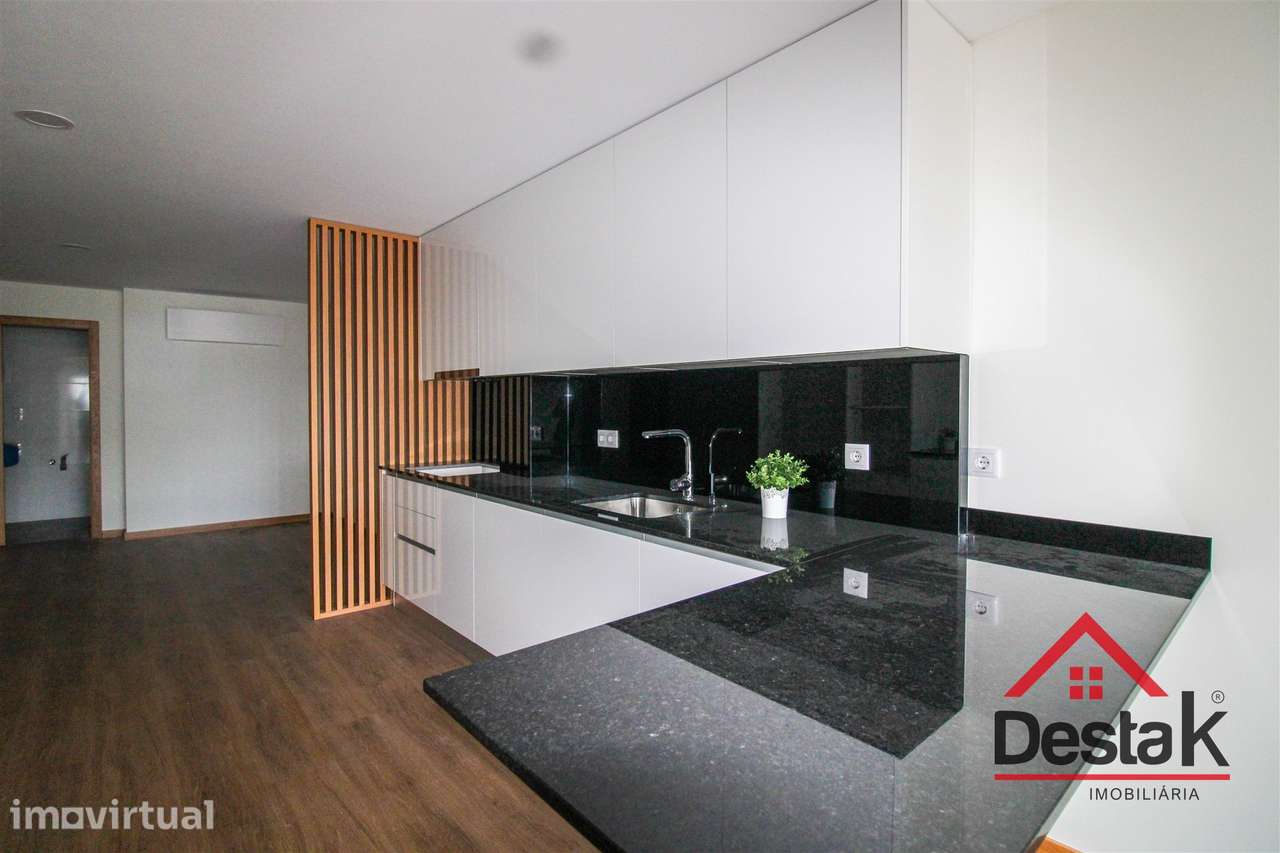 Loja com Apartamento T2 -  Palácio do Gelo - Grande imagem: 5/34