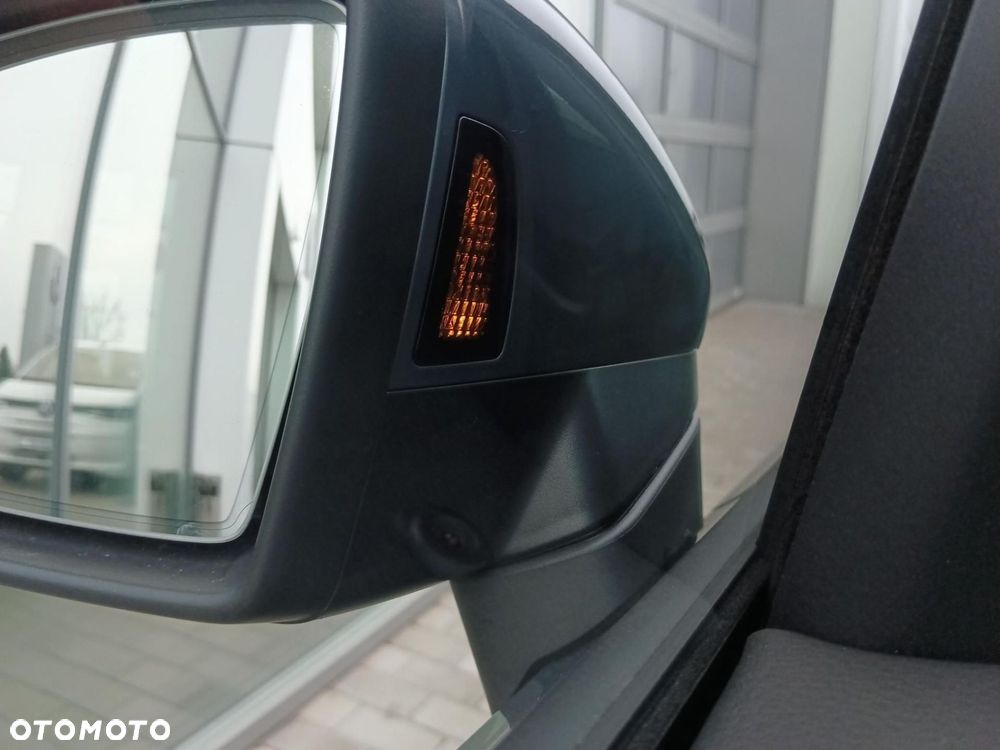 Volkswagen Touran - 17