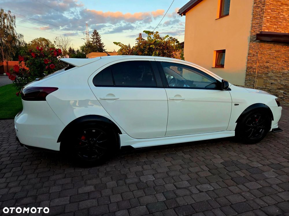 Mitsubishi Lancer - 10