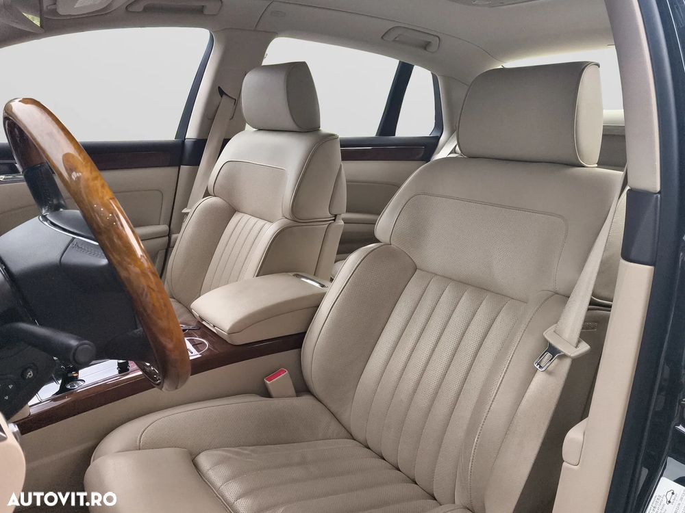Volkswagen Phaeton - 30