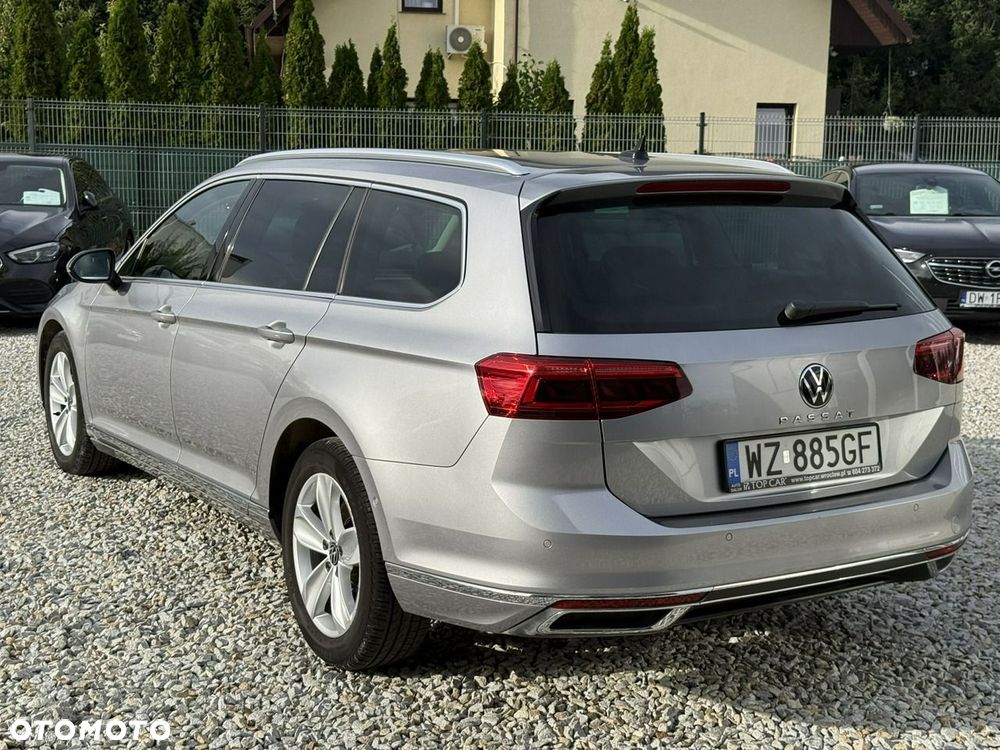 Volkswagen Passat Variant 2.0 TDI Elegance DSG - 10