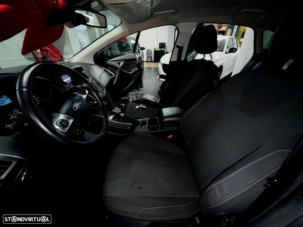 Ford Focus 1.0 SCTi Titanium - 25