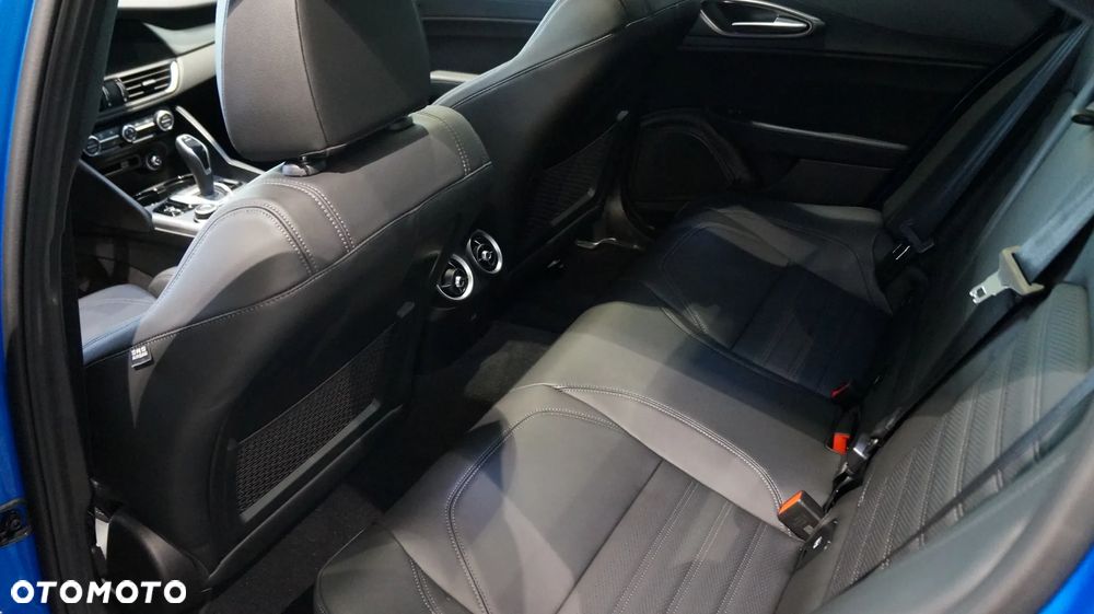 Alfa Romeo Giulia - 6