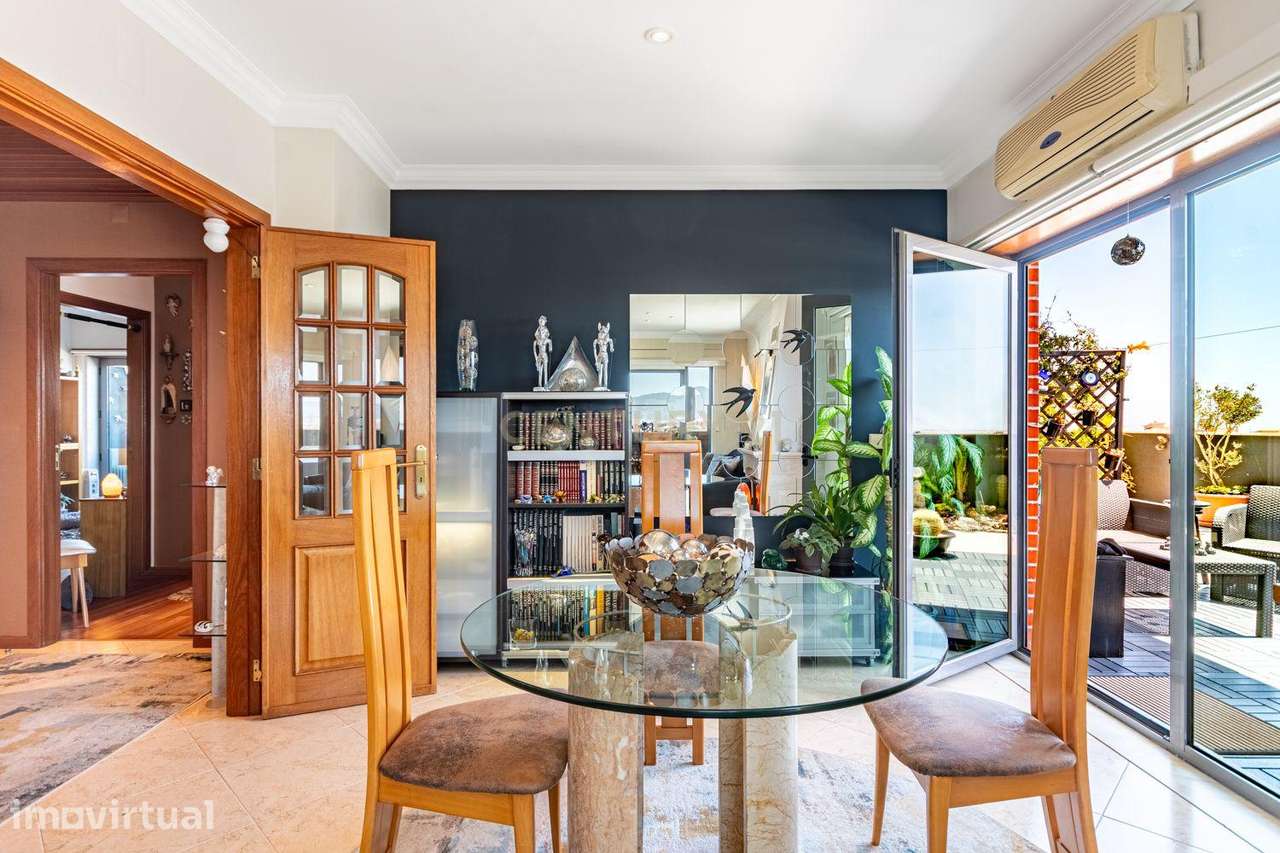 Apartamento Único T2 de 82m2 com Terraço de 75m2 em Porto Salvo - Grande imagem: 5/41