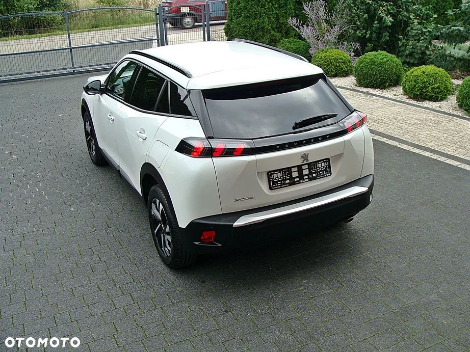 Peugeot 2008 1.5 BlueHDi Allure S&S EAT8 - 29