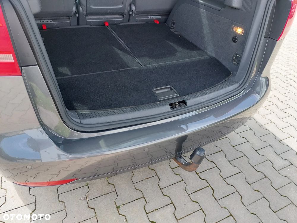 Volkswagen Touran 2.0 TDI DPF Highline DSG - 26