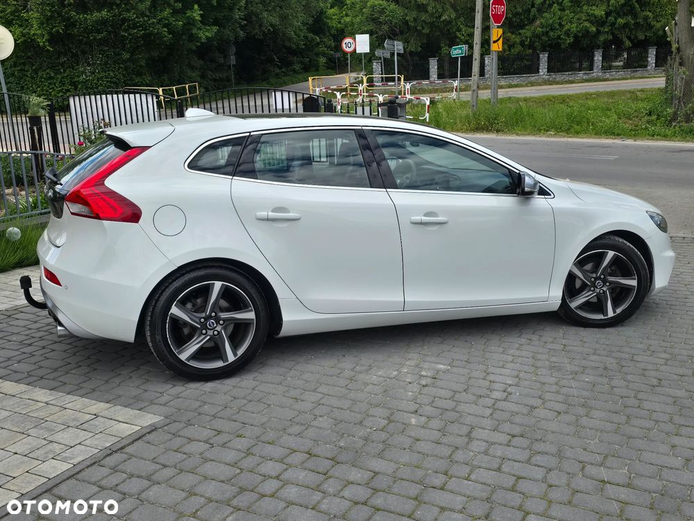 Volvo V40 D2 R Design - 13