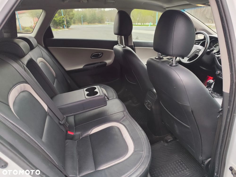 Kia Ceed 1.6 CRDi 128 ISG Dream Team Edition - 10