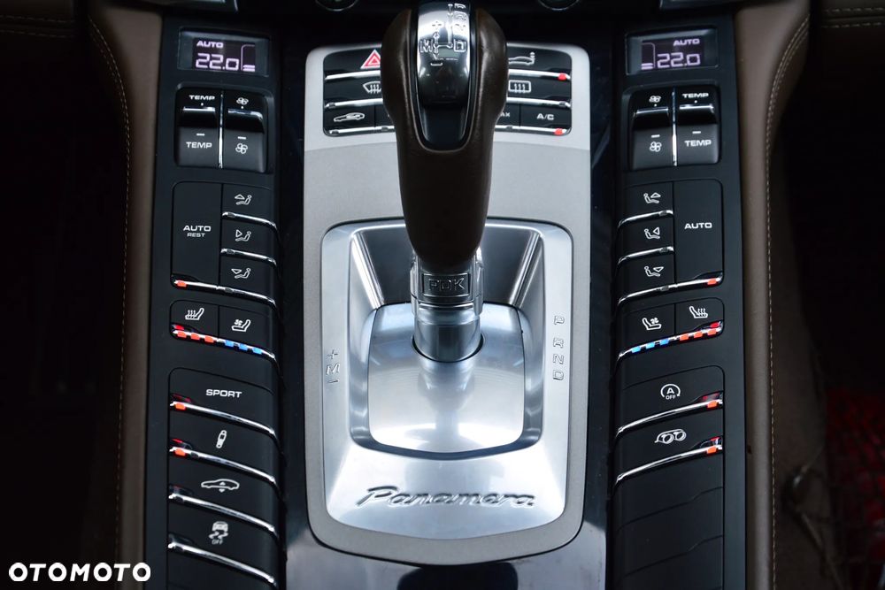 Porsche Panamera 4S - 27