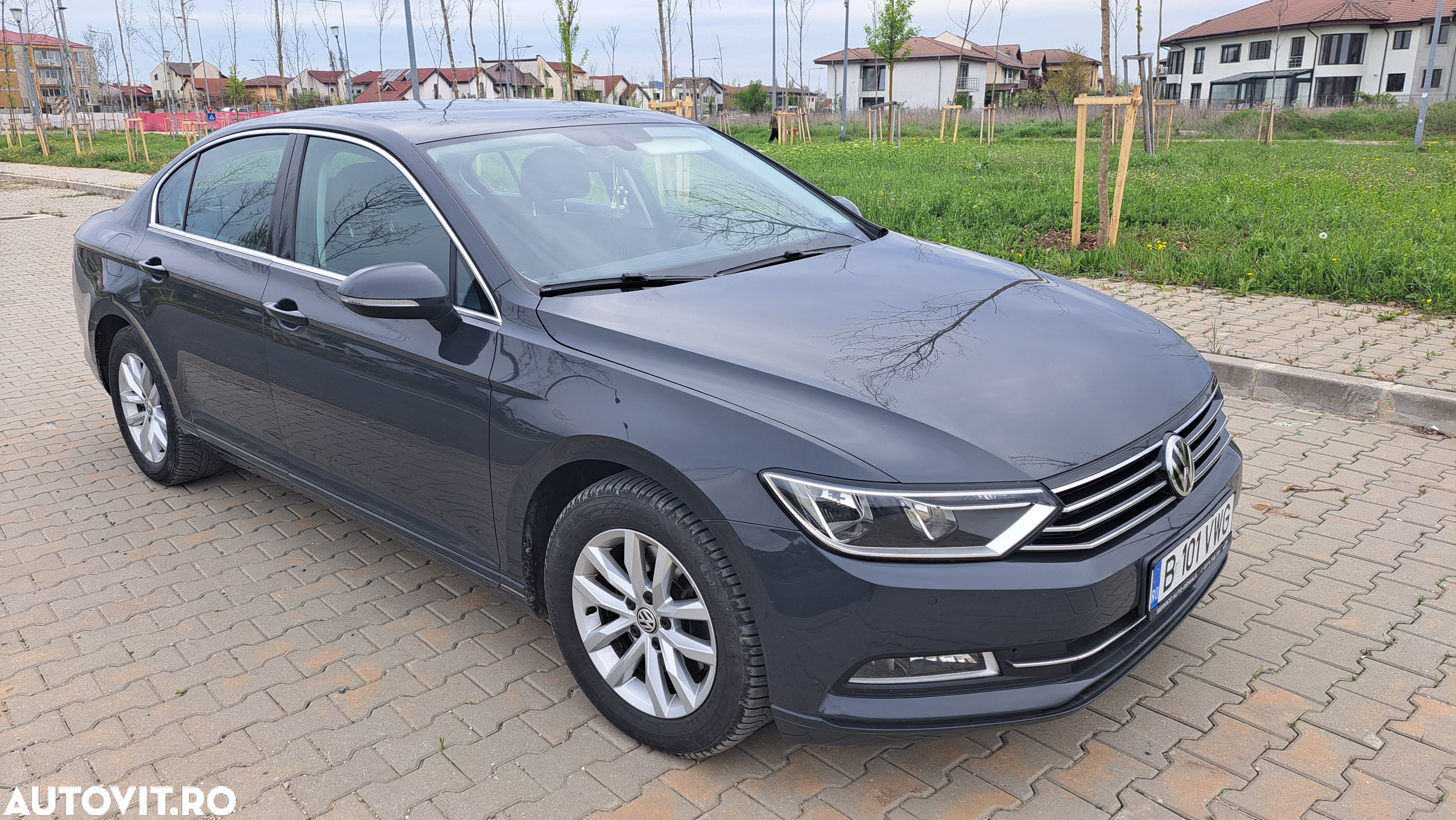 Volkswagen Passat 2.0 TDI R Executive - 1