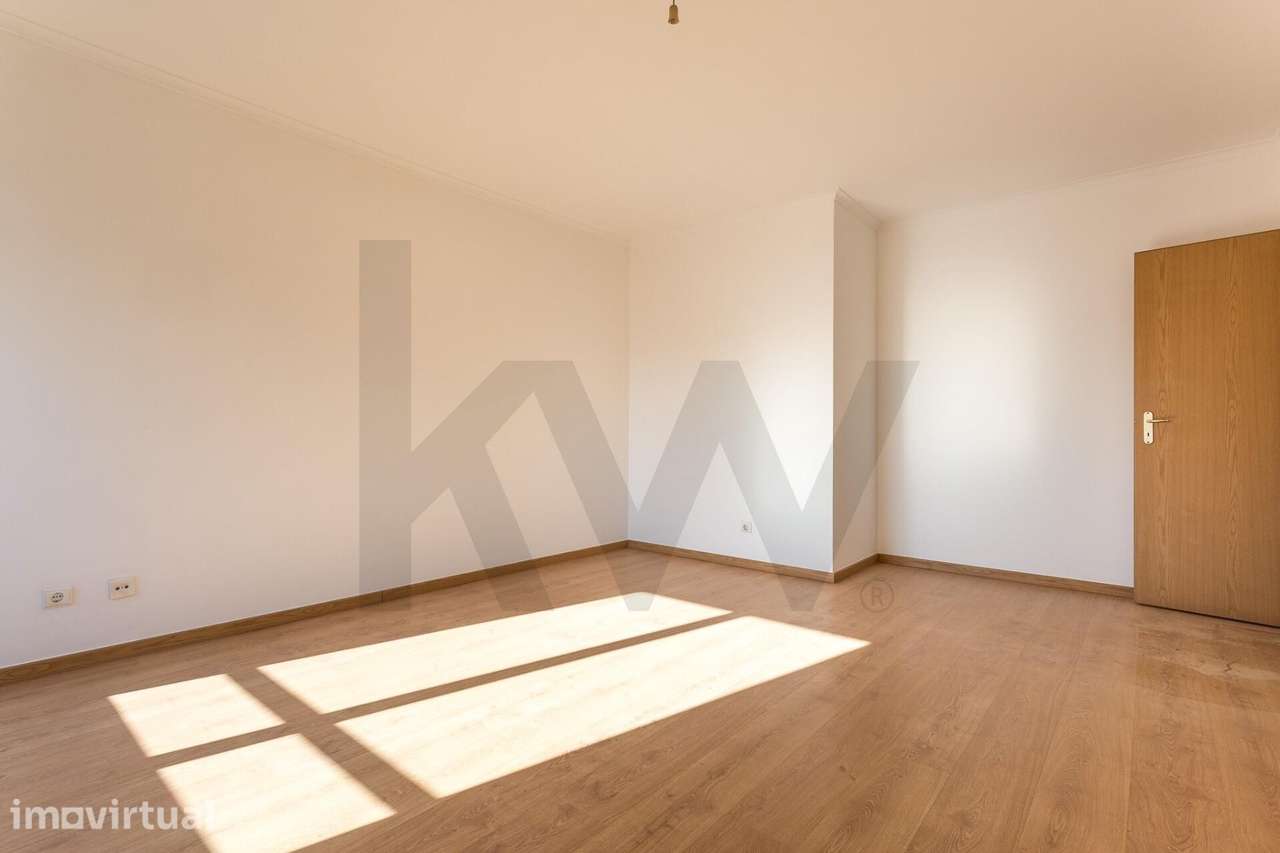 Apartamento T2 para Venda na Quinta dos Barros, Alvalade, com Garagem - Grande imagem: 4/19