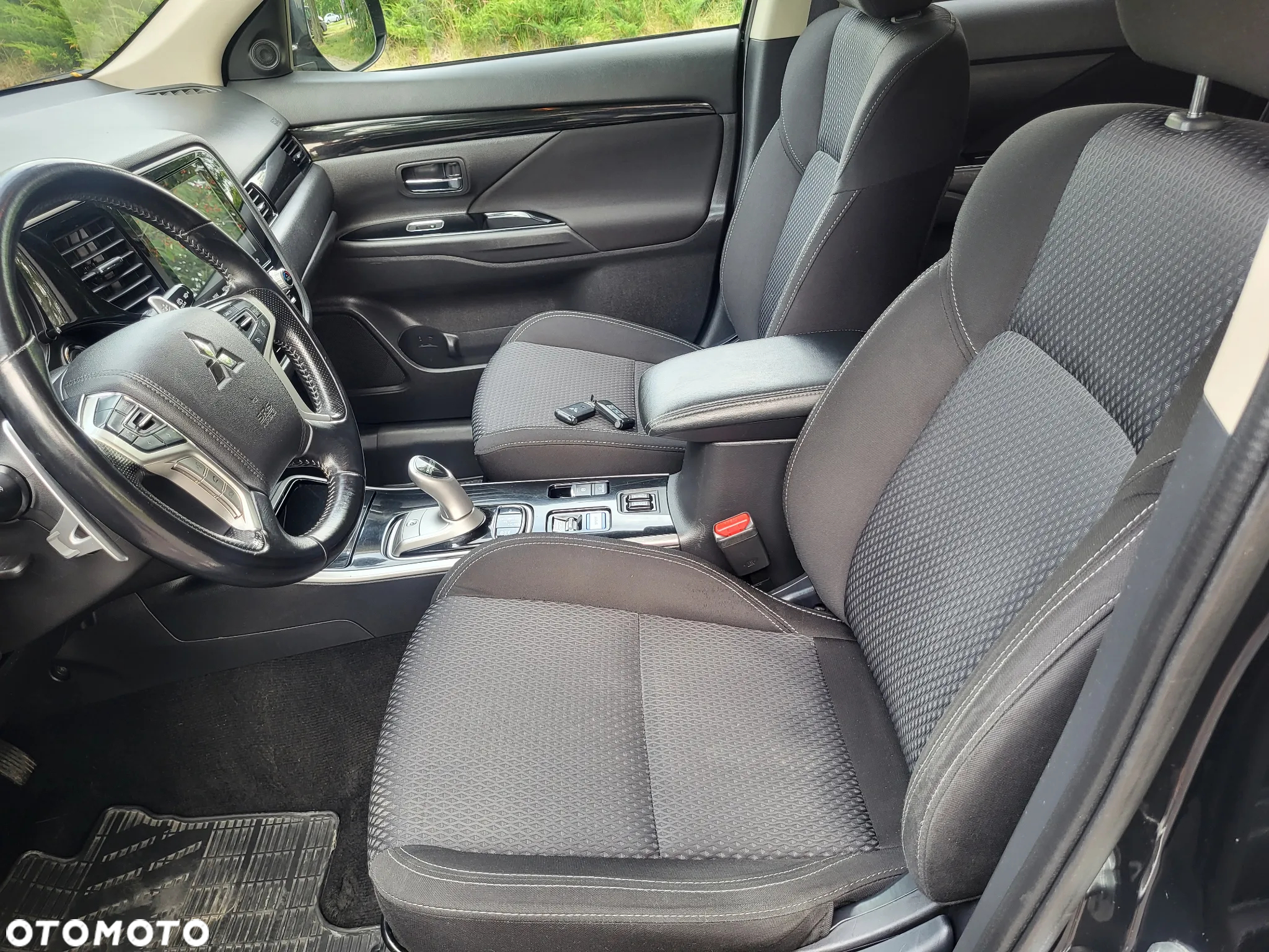 Mitsubishi Outlander 2.4 4WD Plug-In Hybrid Intro Edition - 20