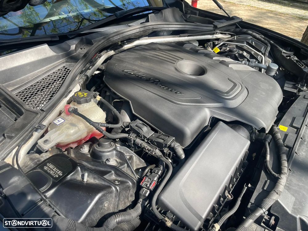 Alfa Romeo Giulia 2.2 D AT8 - 28