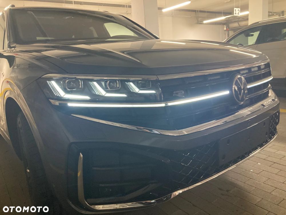 Volkswagen Touareg 3.0 V6 TDI 4Motion R-Line - 4