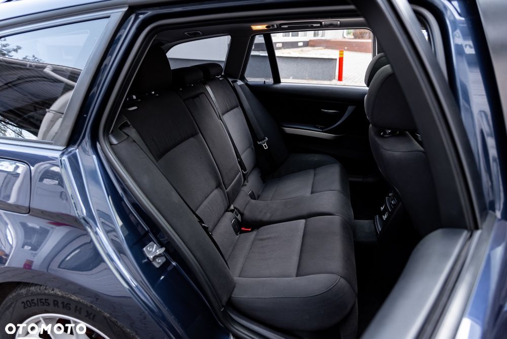 BMW Seria 3 - 16