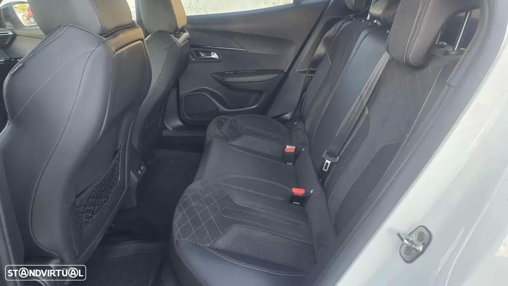 Peugeot e-2008 GT Pack - 22