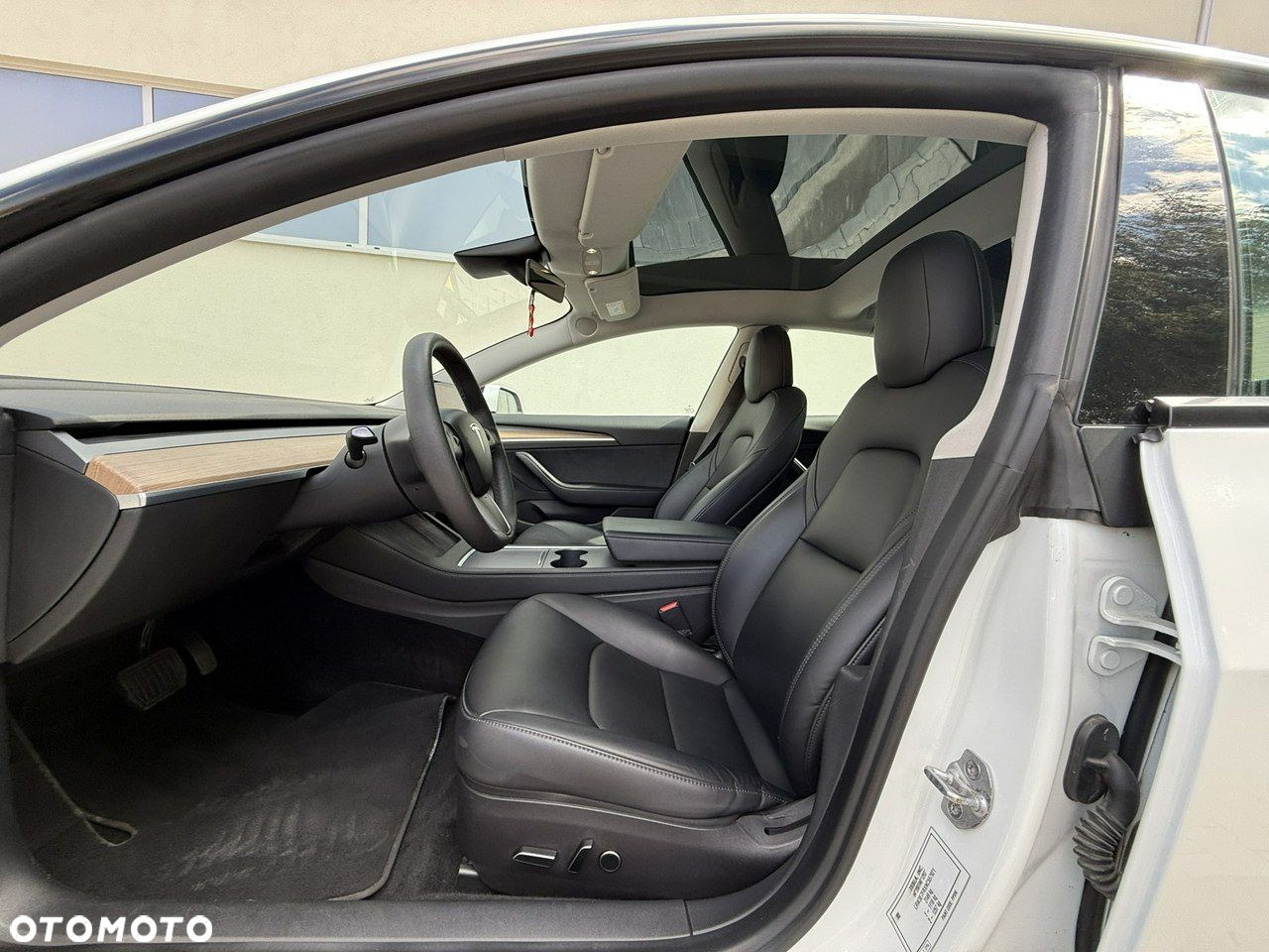 Tesla Model 3 - 29