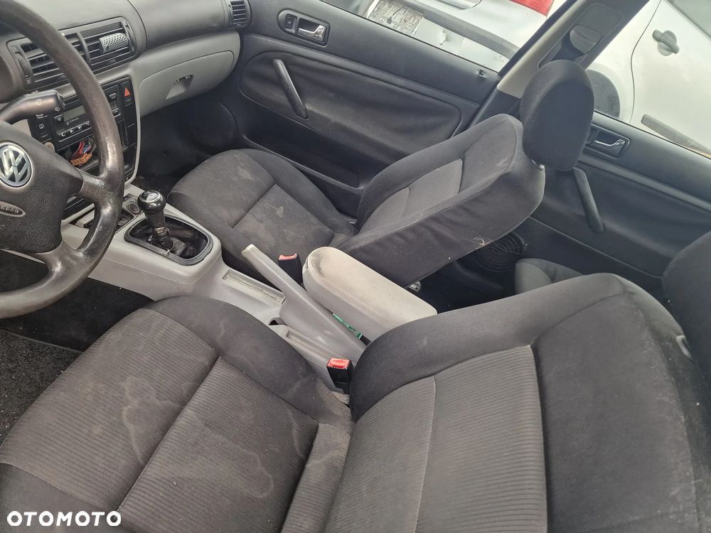 VW Passat b5 sedan lift 2.0 8v AZM lakier LA5W na części - 9